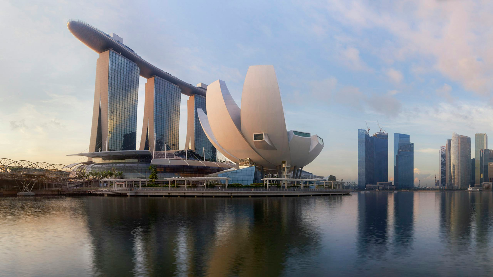 ArtScience Museum with Marina Bay Sands skyline